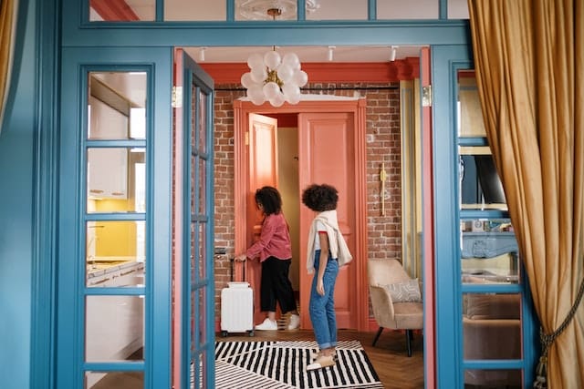 Airbnb Host - A job for a lifestyle blogger